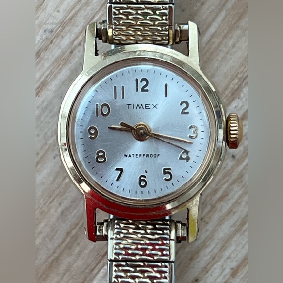 Timex Vintage Mechanical Waterproof Watch Gold Stretch Bracelet Stainless Dial - Picture 3 of 15